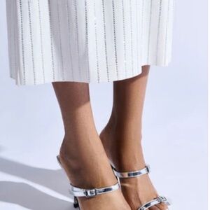 AKIRA AZALEA WANG SWEN SILVER STILETTO SANDAL Size 7.57.5